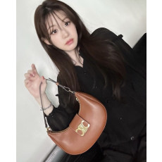 17위 [배우 고윤정] CELINE 셀린느 미디엄 아바 트리옹프백