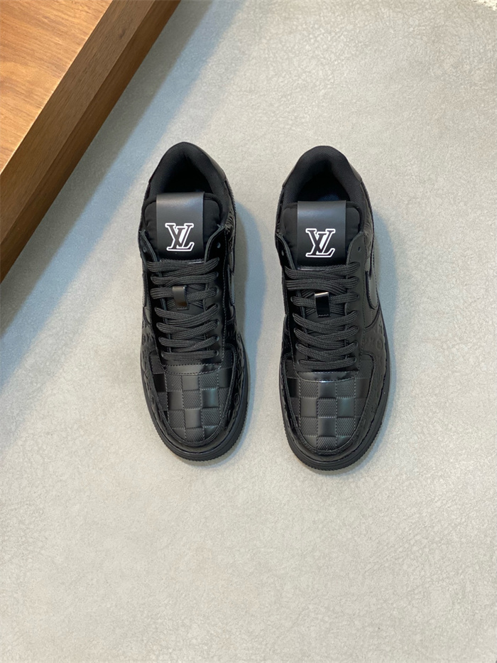 33위 LOUIS VUITTON 루이비통 남성용 스니커즈 L15449-1 2024/신상 2COLOR