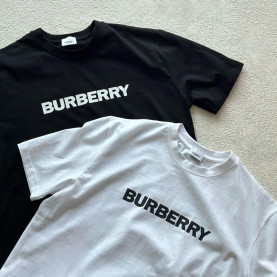 BURBERRY 버버리 로고 프린트 반팔