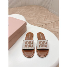 12위 MIUMIU 미우미우 여성용 슬리퍼 M90473-2