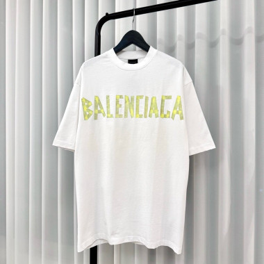 BALENCIAGA 발렌시아가 테이프 타입 미디엄 핏 반팔 티셔츠